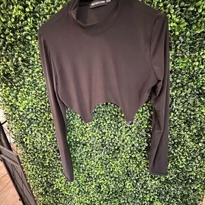 Long sleeve black crop top